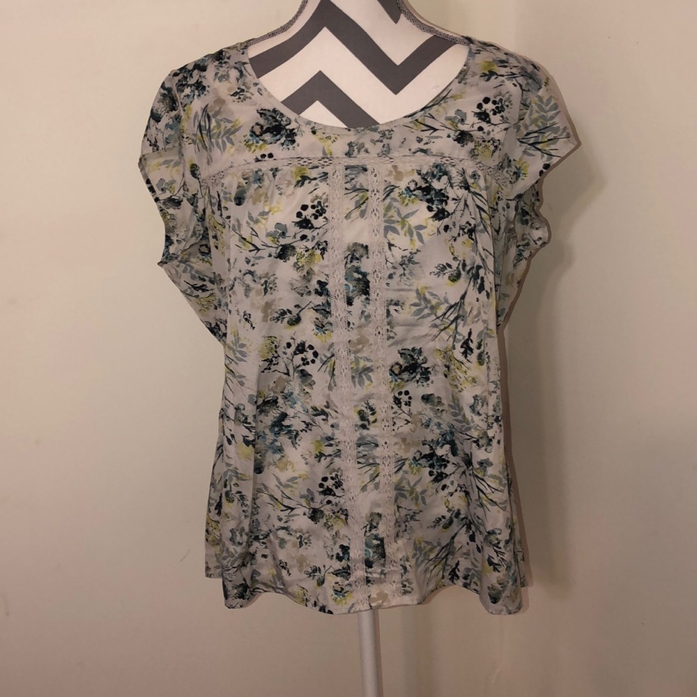 Eddie Bauer short sleeved floral print blouse